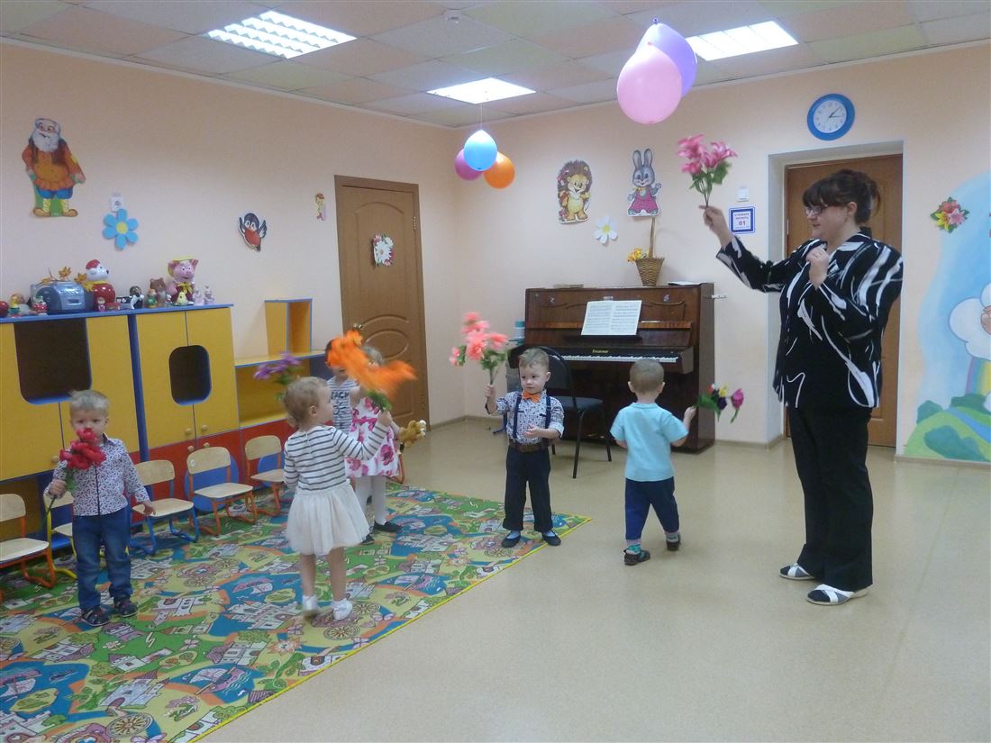 Праздник, посвященный Международному женскому Дню.