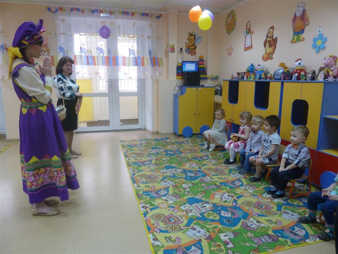 Праздник, посвященный Международному женскому Дню.